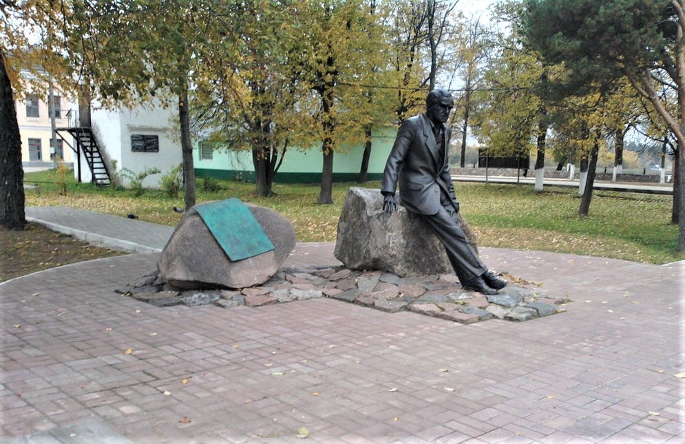 Памятник Зиновью Гердту в Себеже