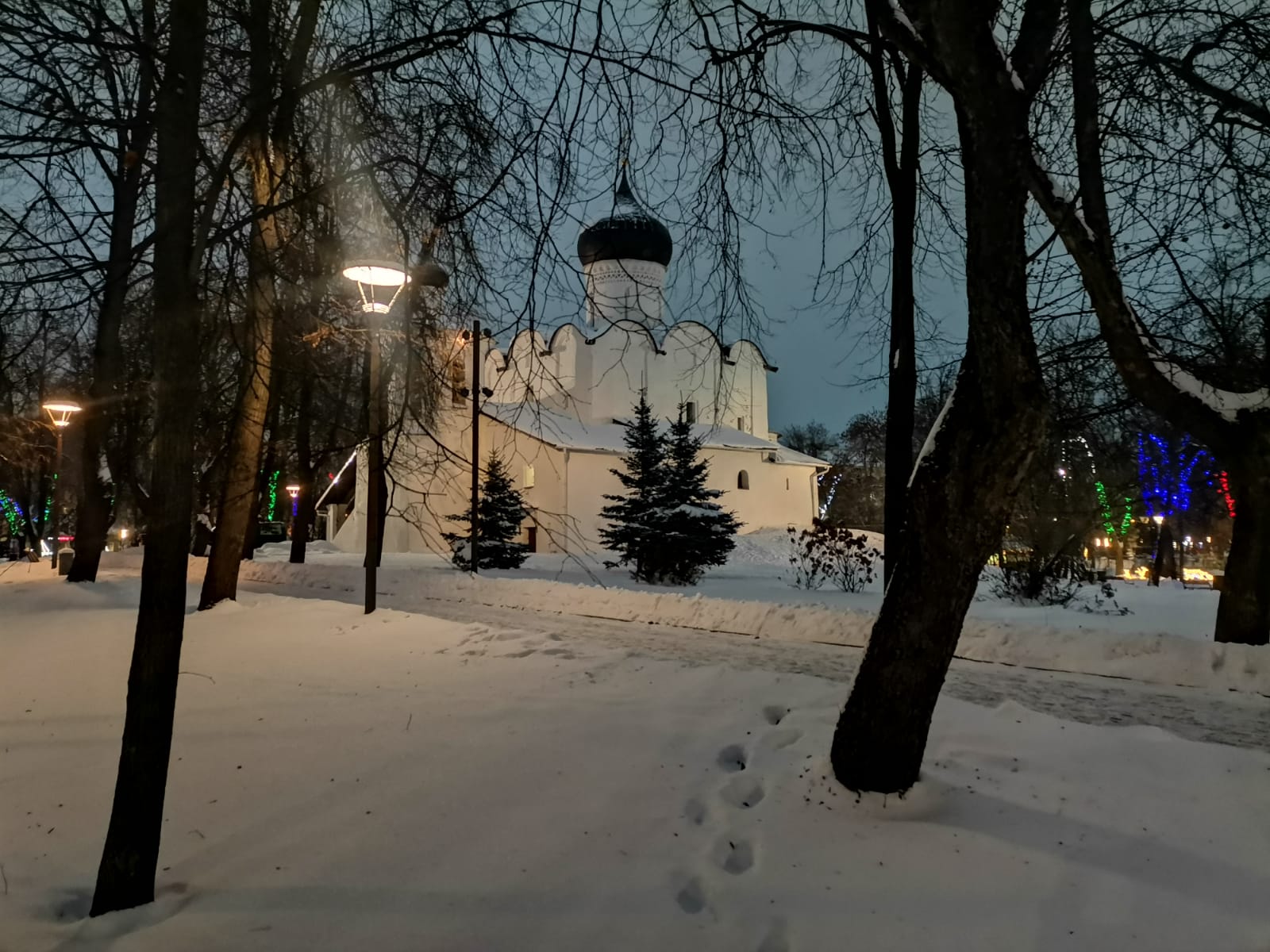 Зима храм